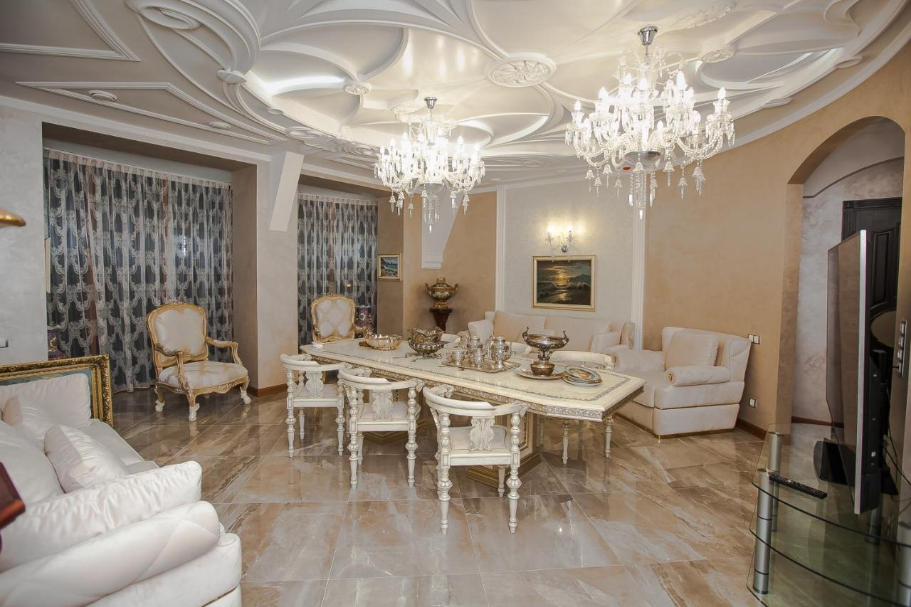 Hotel "Mandarin Clubhouse" Charkiv Exteriör bild