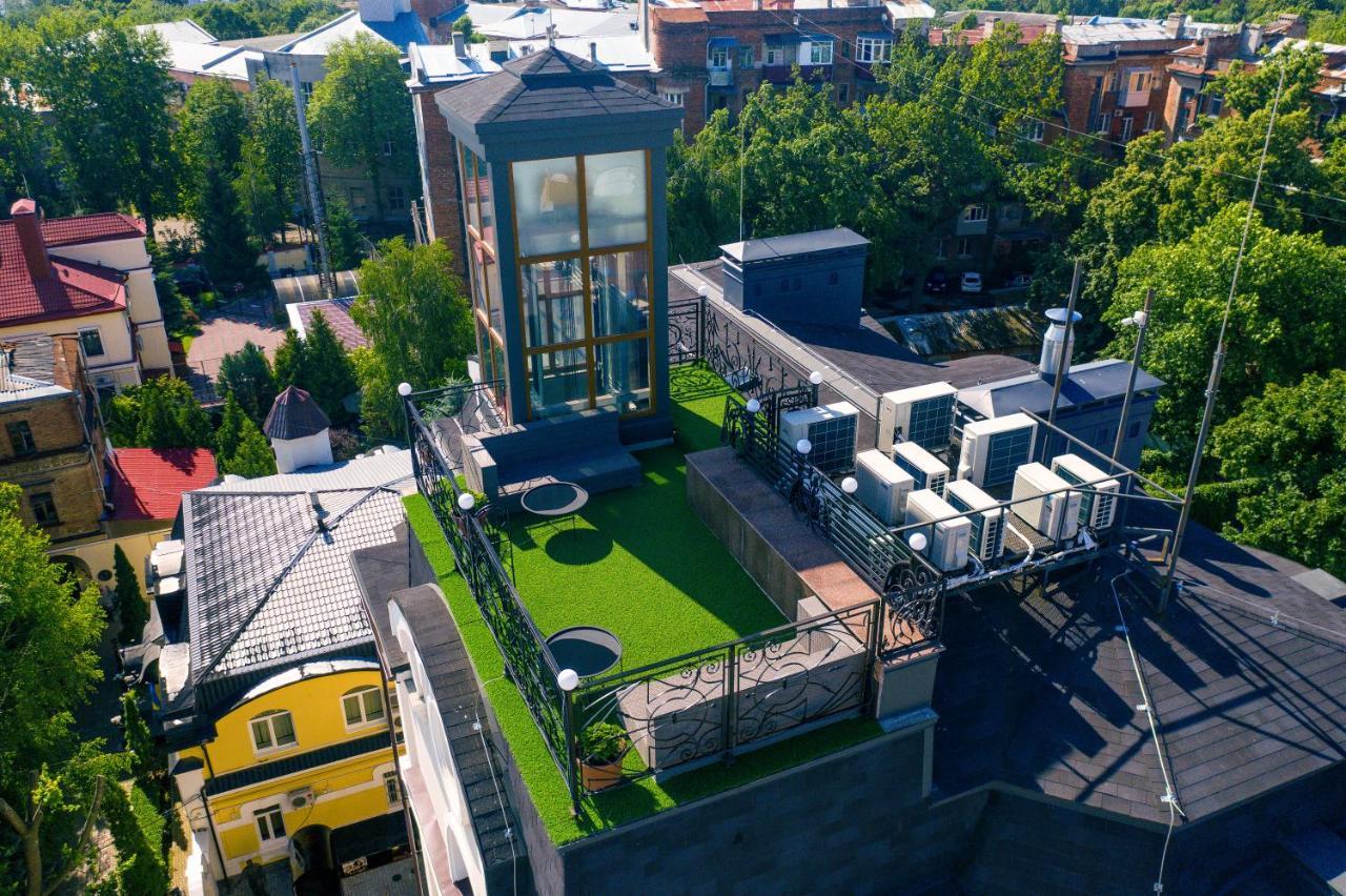 Hotel "Mandarin Clubhouse" Charkiv Exteriör bild