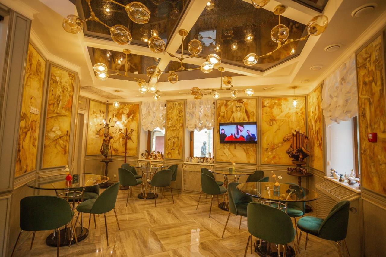 Hotel "Mandarin Clubhouse" Charkiv Exteriör bild